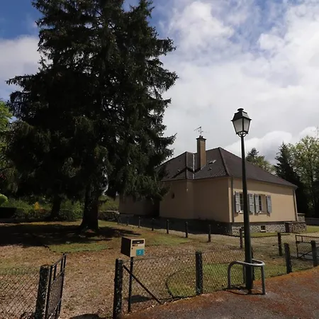 Gite Au Bord Du Lac Avec Activites, Jardin Et Confort Moderne, Animaux Acceptes - Fr-1-742-87 Saint-Etienne-Cantales